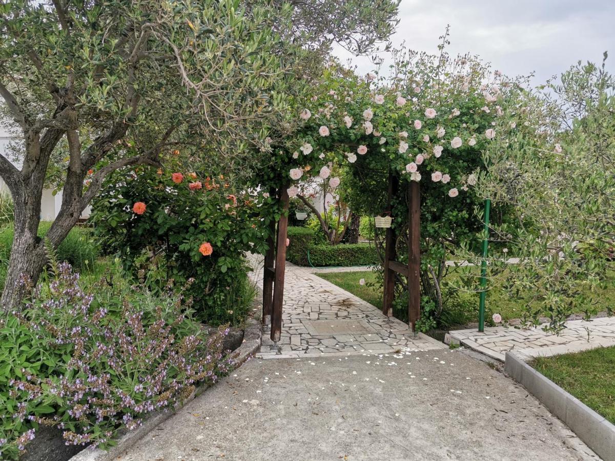 Apartments Dumencic Rab Mundanije Εξωτερικό φωτογραφία